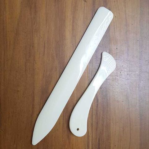 Plastic "Bone' Folder